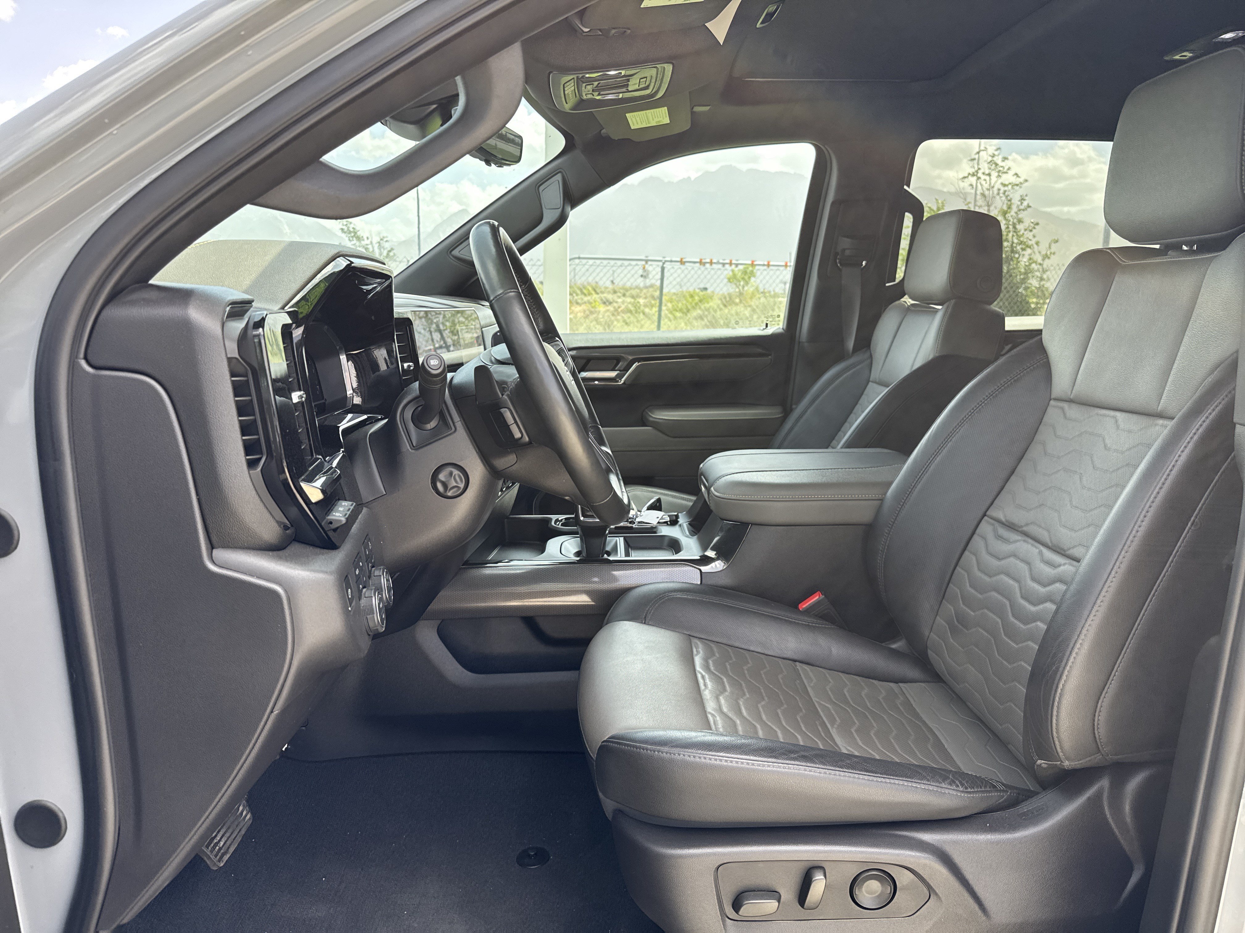 Used 2024 Chevrolet Silverado 1500 ZR2 w/ Technology Package AWD/4WD image 13