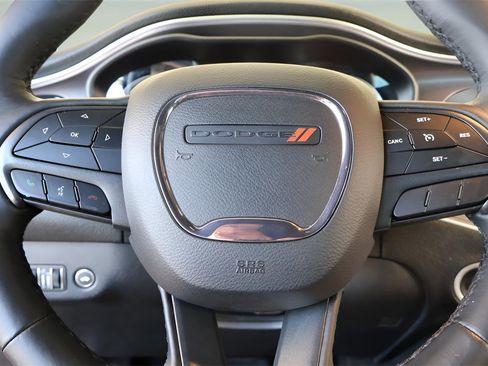 Used 2019 Dodge Challenger SXT image 16