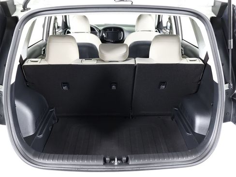 Certified 2023 Kia Soul LX w/ LX Technology Package FWD image 18