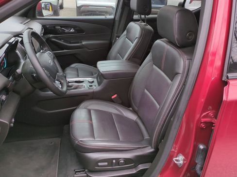 Used 2023 Chevrolet Traverse RS image 20