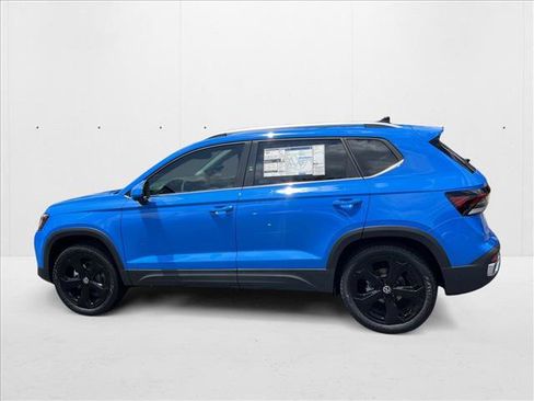 New 2025 Volkswagen Taos SEL image 9