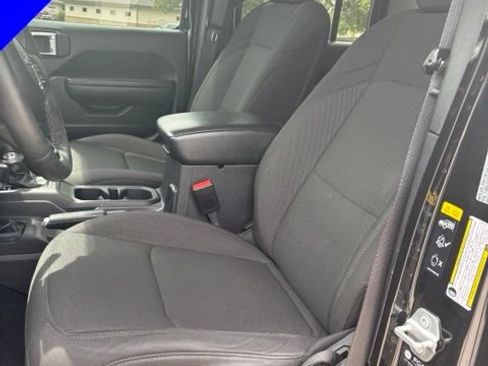 Used 2022 Jeep Gladiator Sport AWD/4WD image 12
