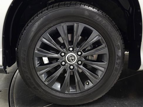 Used 2023 Lexus GX 460 Premium w/ Accessory Package AWD/4WD image 13