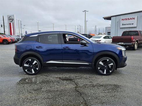 New 2026 Nissan Kicks SR image 13