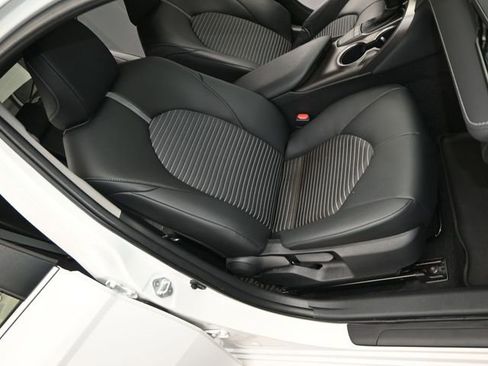 Used 2023 Toyota Camry SE image 17