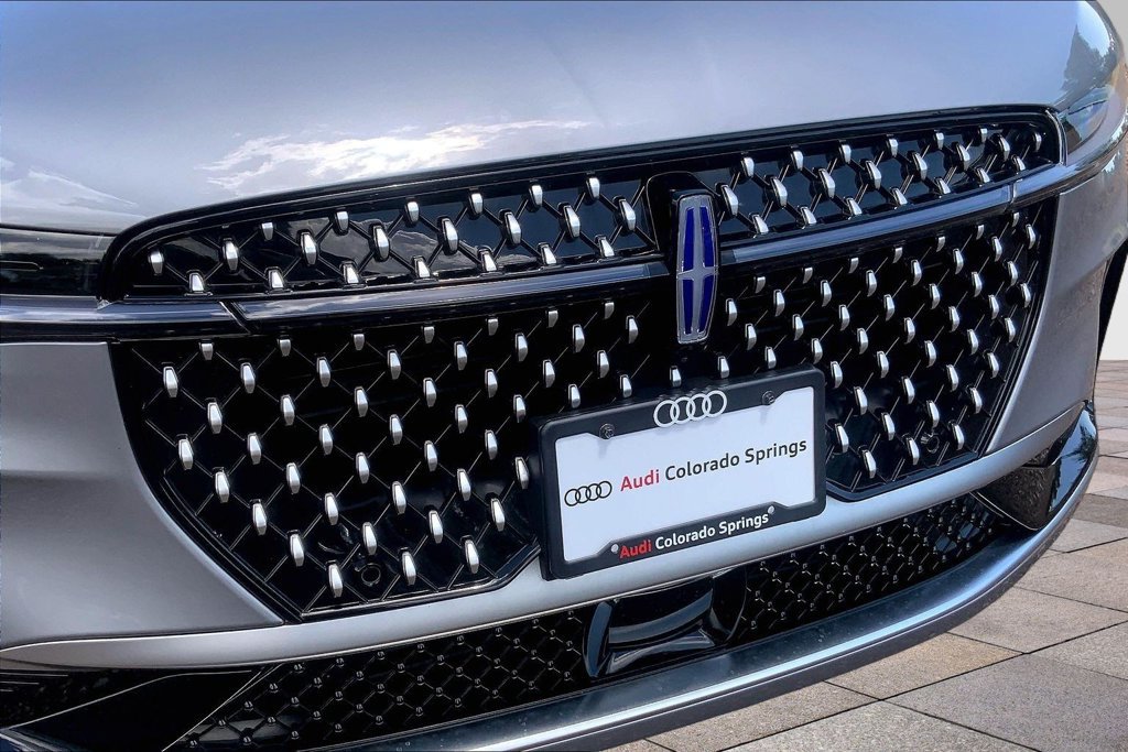 Used 2025 Lincoln Nautilus Reserve AWD/4WD image 30