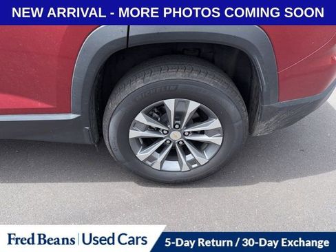 Used 2026 Chevrolet Equinox LT w/ Safety and Technology Package AWD/4WD image 6