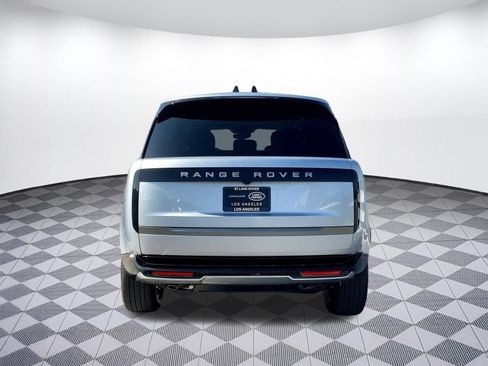 Used 2025 Land Rover Range Rover Long Wheelbase SE AWD/4WD image 5