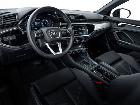 Certified 2025 Audi Q3 2.0T Premium w/ Convenience Package image 9