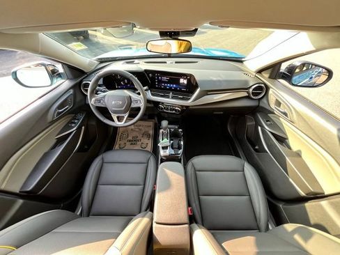 Used 2025 Chevrolet Trax ACTIV w/ Driver Confidence Package image 21