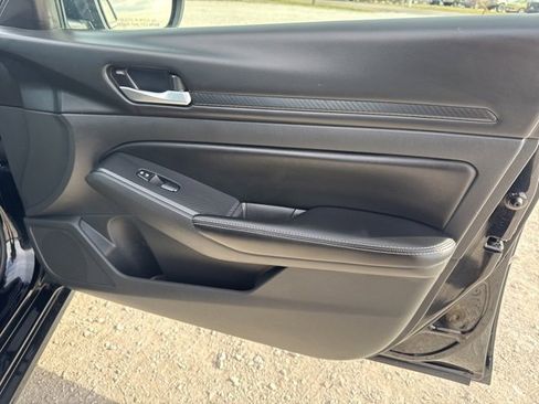 Used 2024 Nissan Altima 2.5 SV image 19