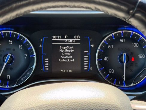 Used 2020 Chrysler Pacifica Touring-L AWD/4WD image 16