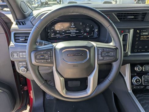 Used 2024 GMC Yukon XL Denali image 19