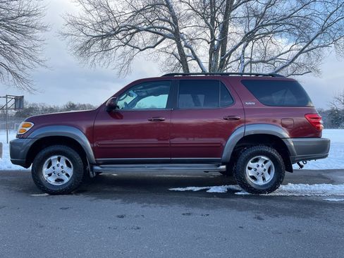 Used 2004 Toyota Sequoia SR5 image 18