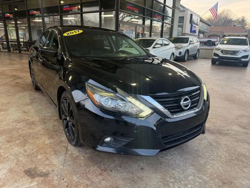 Used 2017 Nissan Altima 2.5 SR w/ Midnight Edition Package image 1