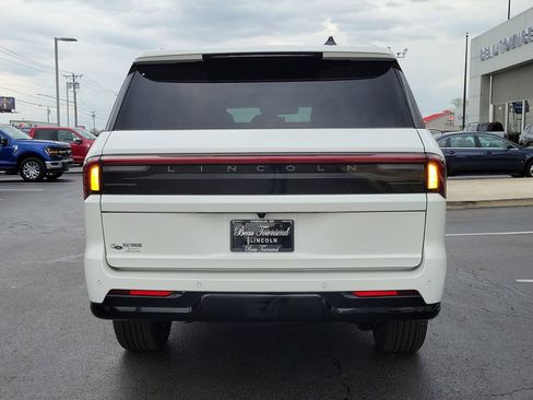 New 2026 Lincoln Navigator L Black Label AWD/4WD image 5