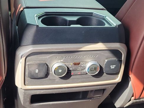 Used 2022 Ford Expedition Max Limited RWD image 17