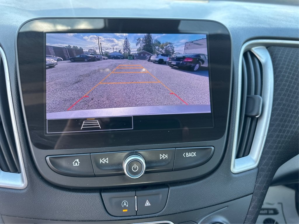 Used 2024 Chevrolet Malibu LS FWD image 32