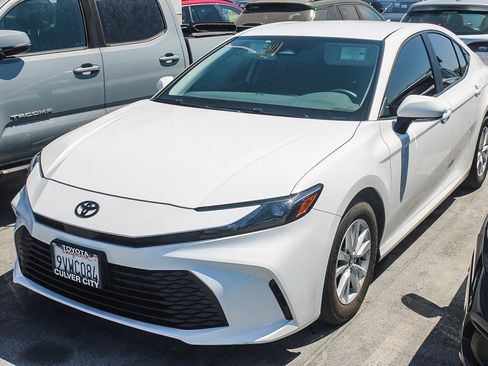 Used 2026 Toyota Camry LE FWD image 5
