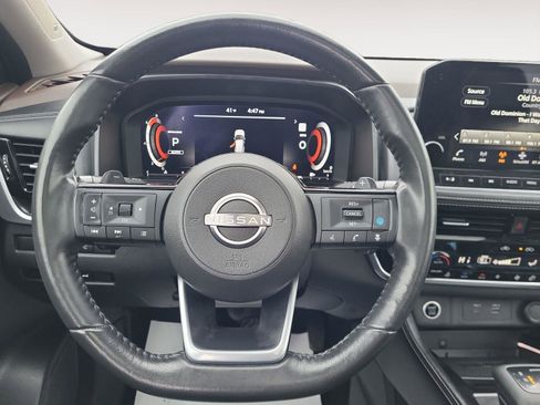 Used 2023 Nissan Rogue Platinum image 16