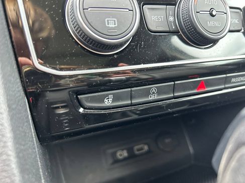 Used 2019 Volkswagen Atlas SEL FWD image 23
