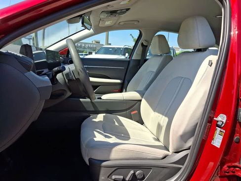 Used 2024 Hyundai Sonata SEL FWD image 12