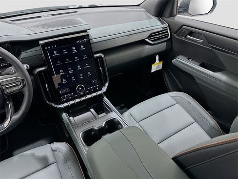 New 2026 GMC Acadia AT4 image 24