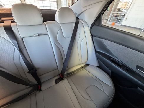 Used 2025 Hyundai Elantra Limited image 41