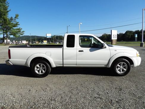Used 2004 Nissan Frontier XE w/ (VTP) Value Truck Pkg RWD image 6