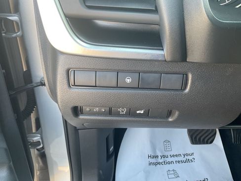 Used 2025 Nissan Rogue SV FWD image 21