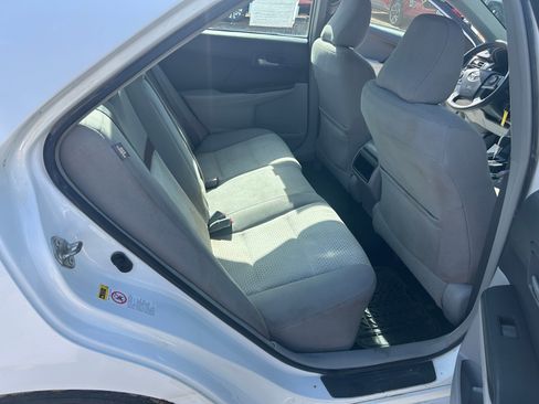 Used 2013 Toyota Camry LE image 33