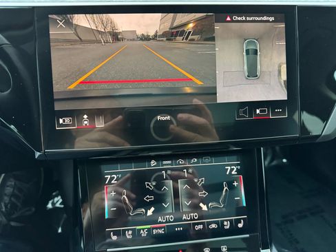 Used 2021 Audi e-tron Premium Plus w/ Premium Plus Package image 37