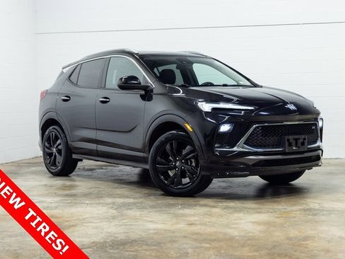 Used 2024 Buick Encore GX Sport Touring image 4