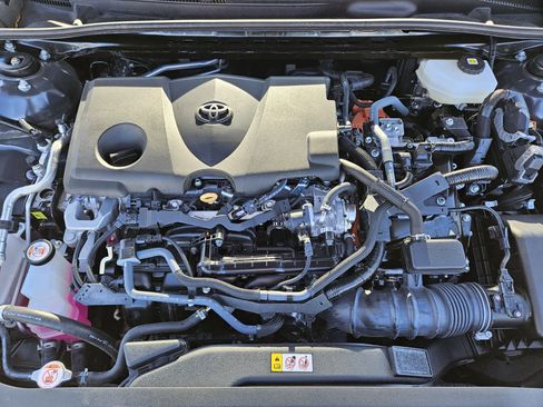 Used 2025 Toyota Camry XSE image 31