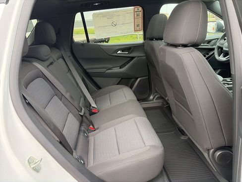 New 2026 Chevrolet Equinox LT w/ LPO, Floor Liner Package FWD image 33