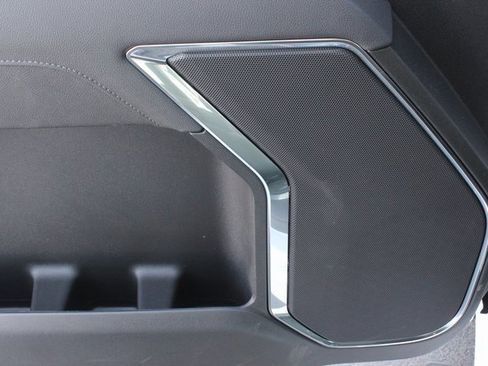 New 2026 GMC Sierra 1500 SLE w/ Preferred Package image 18