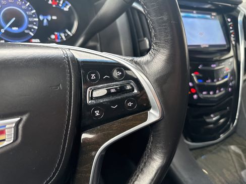 Used 2017 Cadillac Escalade ESV Platinum image 38
