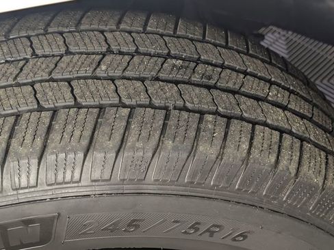 Used 2019 Toyota Tacoma SR w/ SR Convenience Package image 9