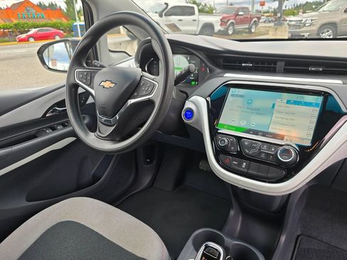 Used 2020 Chevrolet Bolt LT FWD image 11