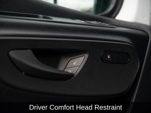 Used 2025 Mercedes-Benz Sprinter 2500 image 28