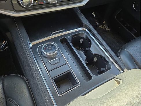 Used 2022 Ford Expedition Max XLT image 29