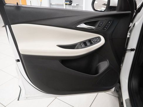 Used 2020 Buick Encore GX Essence w/ Experience Buick Package image 17