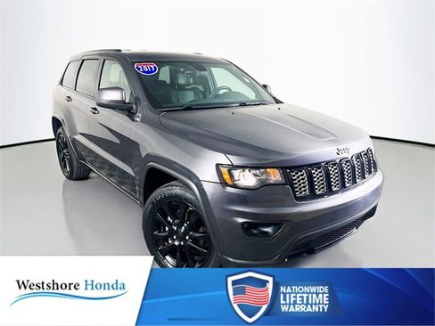 Used 2017 Jeep Grand Cherokee Altitude image 1
