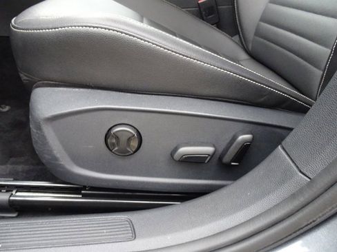 Used 2022 Volkswagen Jetta SE image 11