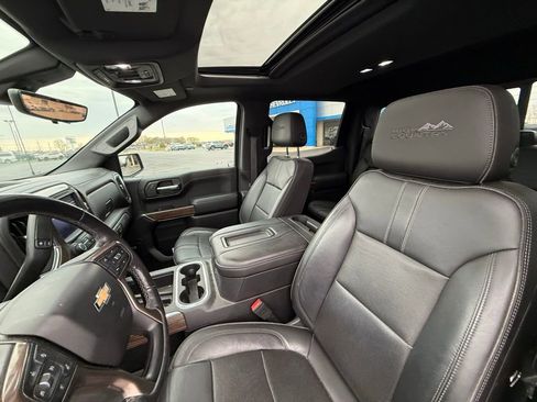 Used 2019 Chevrolet Silverado 1500 High Country w/ Technology Package image 10