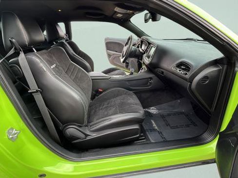 Used 2015 Dodge Challenger SRT Hellcat image 27