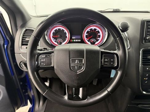 Used 2020 Dodge Grand Caravan SE image 25