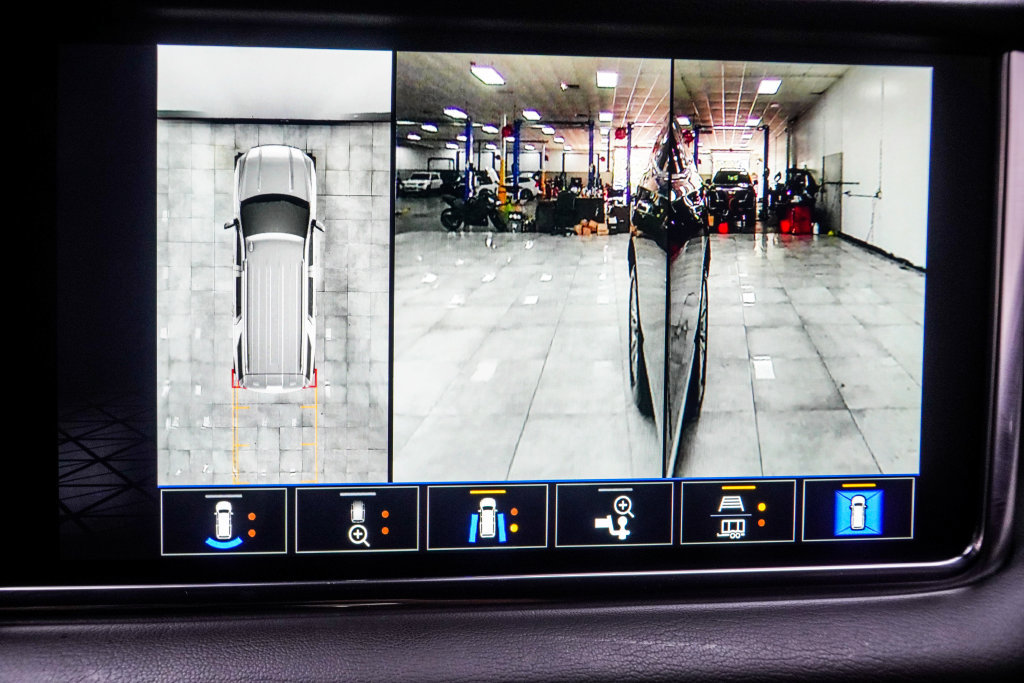 Used 2023 GMC Yukon Denali AWD/4WD image 31