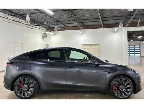 Used 2025 Tesla Model Y Performance AWD/4WD image 9