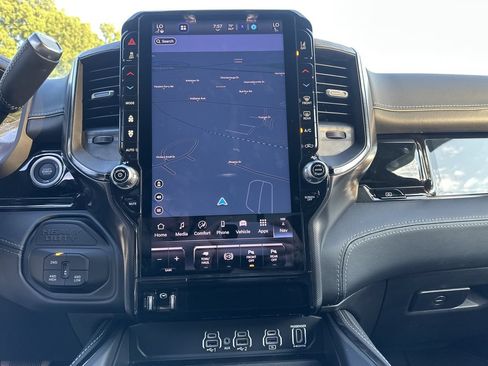 Certified 2025 RAM 3500 Limited AWD/4WD image 11